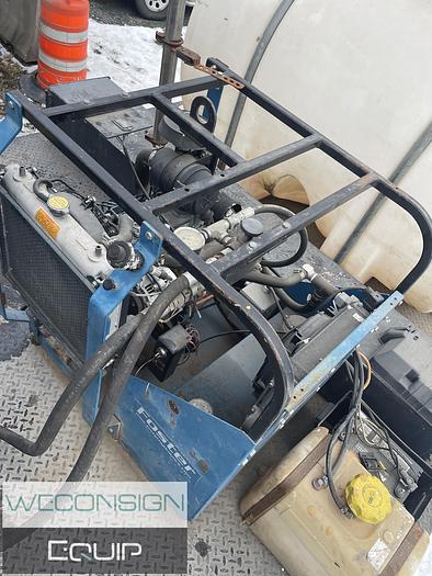 Used 2002 Nissan 2500 – Pavement Marking Vocational Truck