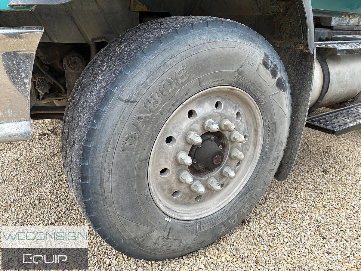 Used 2002 International 7400 SBA 6X4 Potable Water Truck