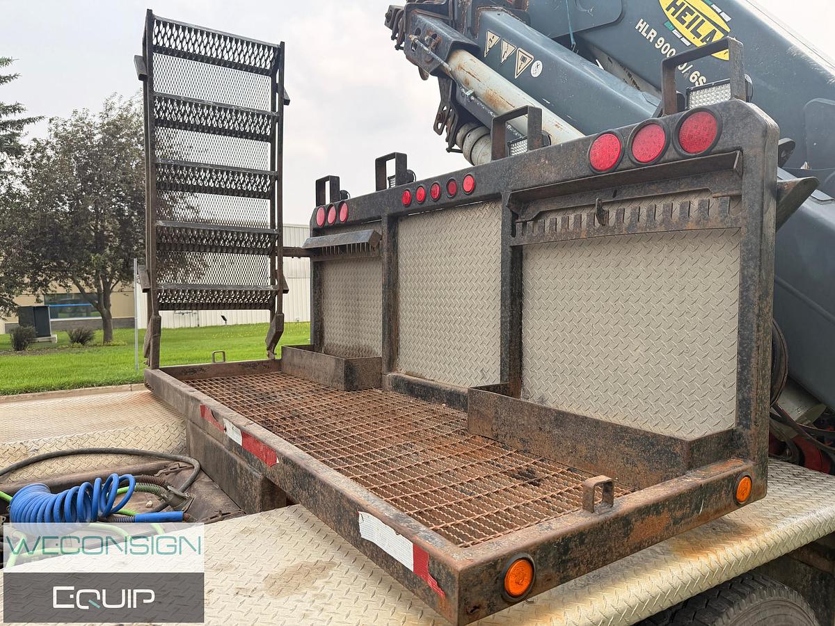 Used 2007 Freightliner FLD120SD 35 Ton Knuckle Boom Truck