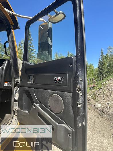 Used 2019 Western Star 5700XE DC Day Cab Truck Tractor