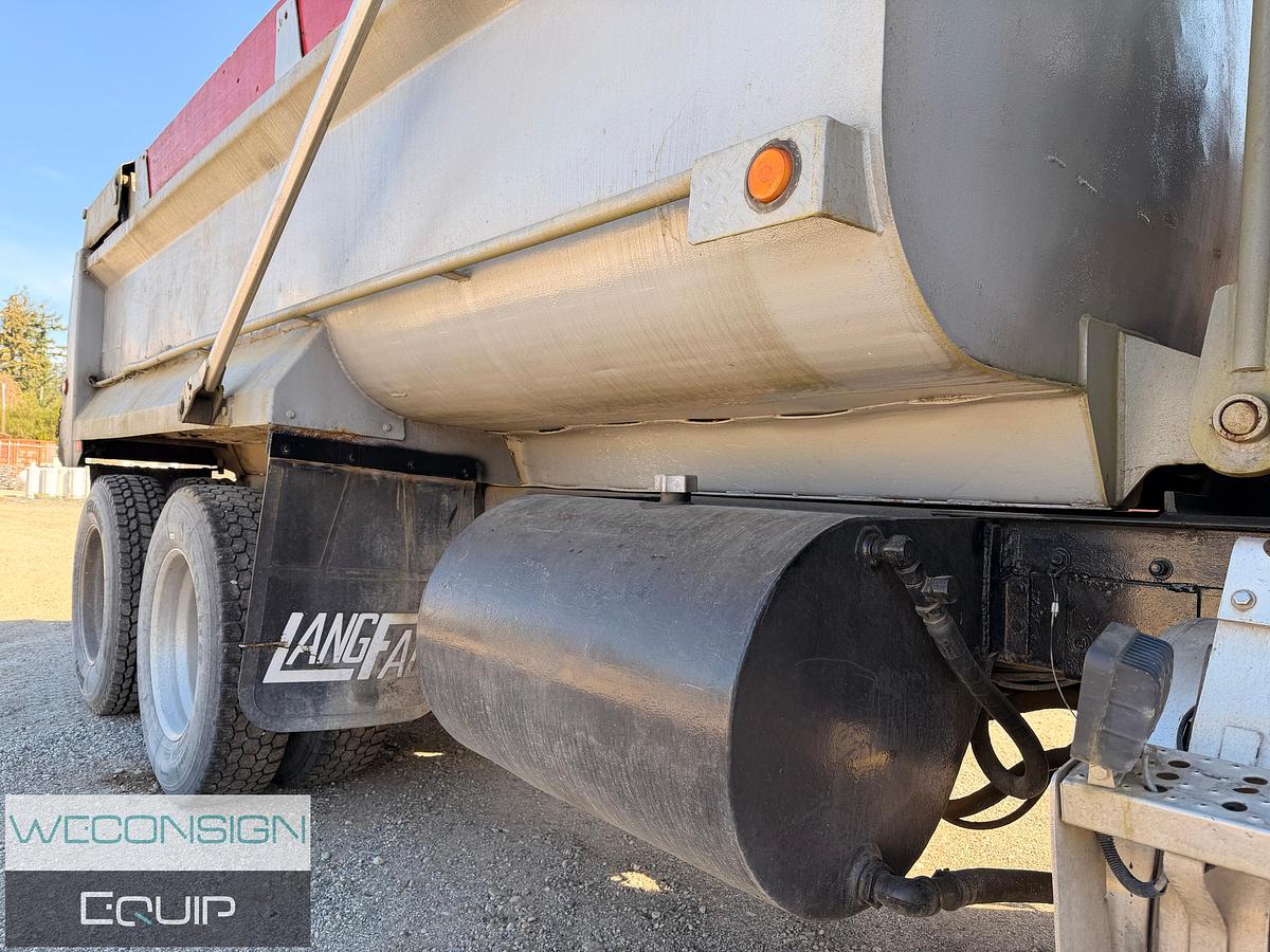 Used 1997 Freightliner USF-1E TA Dump Truck