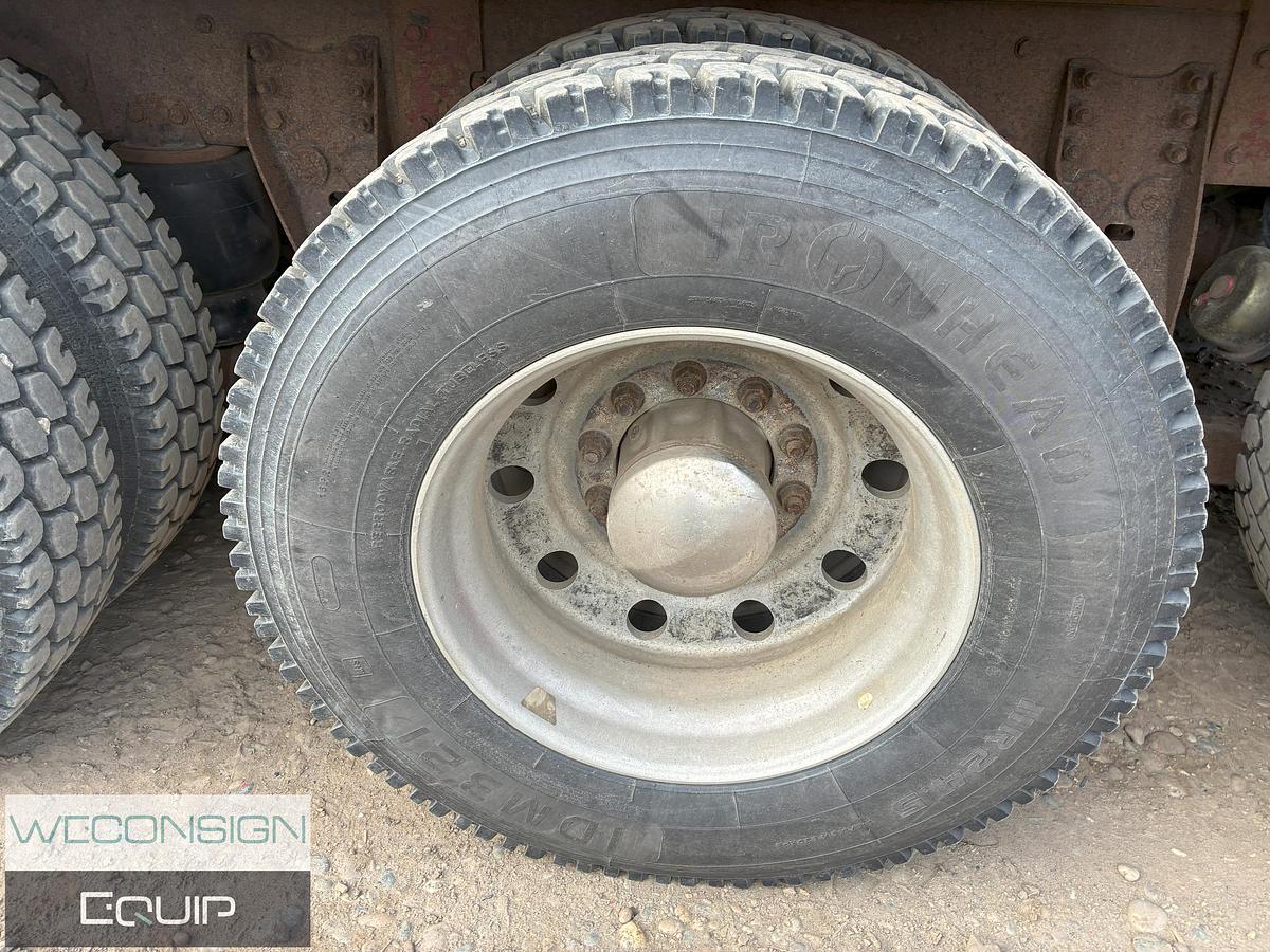 Used 2010 Kenworth T800 Tri Drive Combo Vac