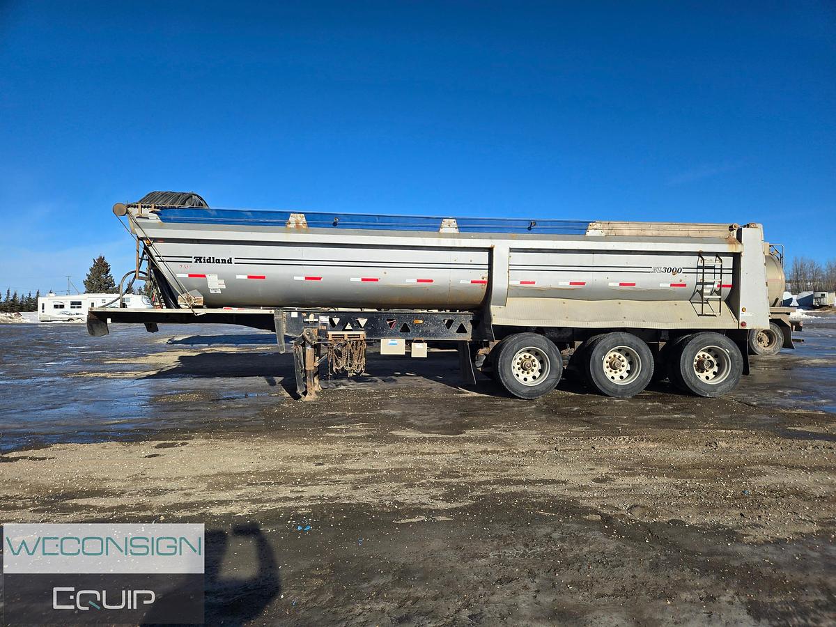 Used 2013 Midland 32'