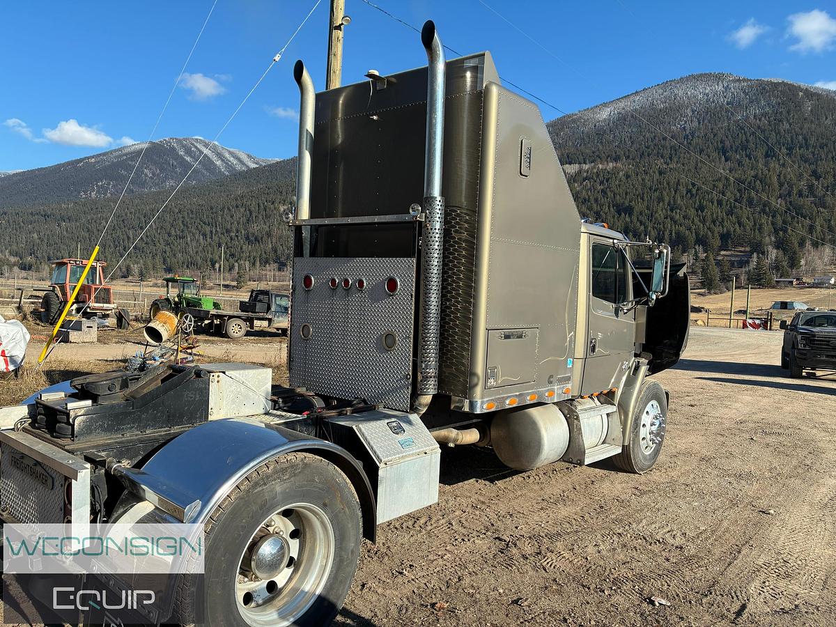 Used 1995 Freightliner FL106
