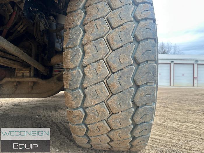 Used 2012 Kenworth T800 DOT Vacuum