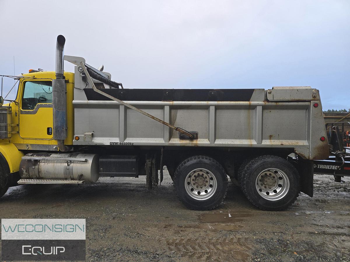 Used 2004 Kenworth T800B TA Dump Truck