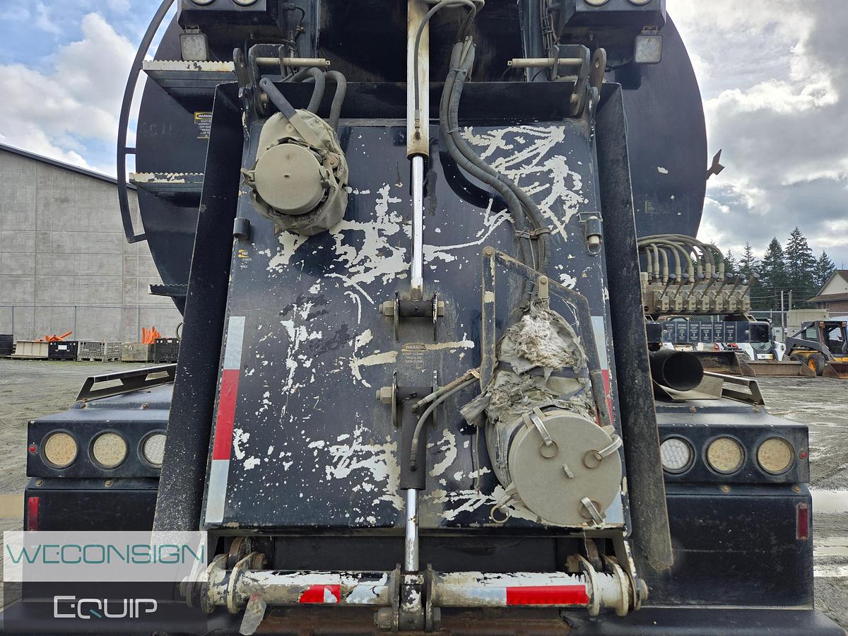 Used 2020 Peterbilt 567 Tri Drive Hydro Excavator