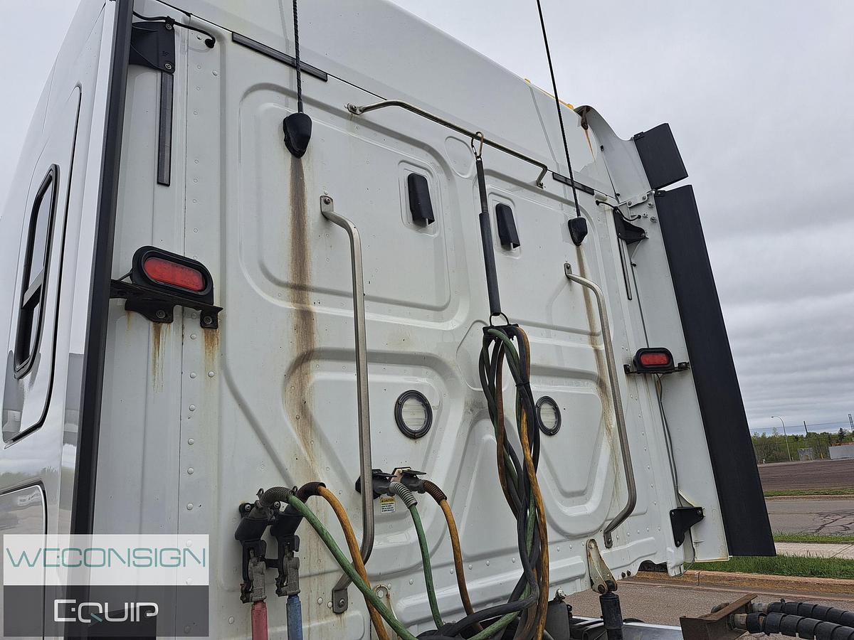 Used 2020 Freightliner Cascadia