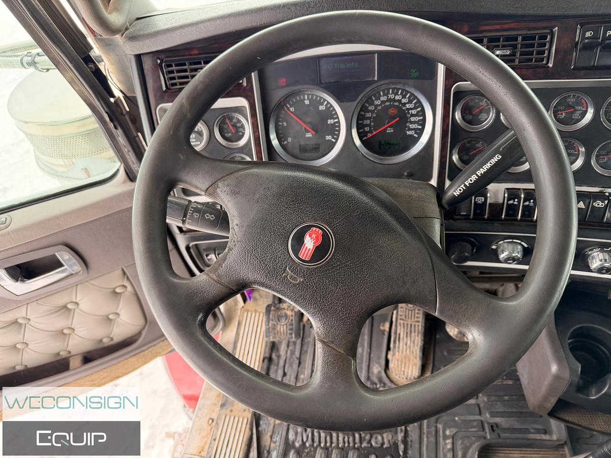 Used 2015 Kenworth T800 Tri Drive Winch Truck