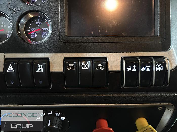 Used 2019 Kenworth W900L Sleeper Tandem Yellow