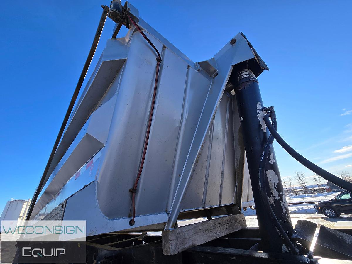 Used 2016 Arnes 30' End Dump