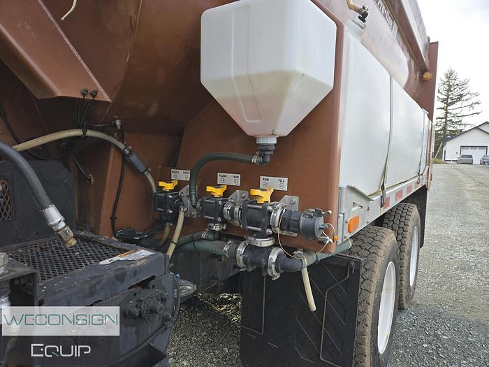 Used 2016 International 7400SBA Sander/ Dump Truck