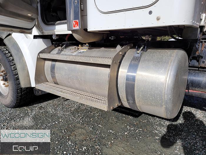 Used 2019 Peterbilt 367 Tandem Roll Off Truck