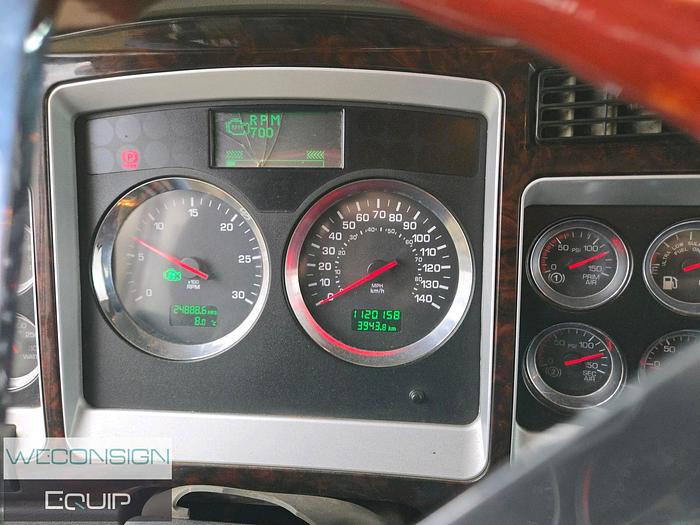 Used 2011 Kenworth T800 Heavy Spec Tandem Wet Kit Tractor