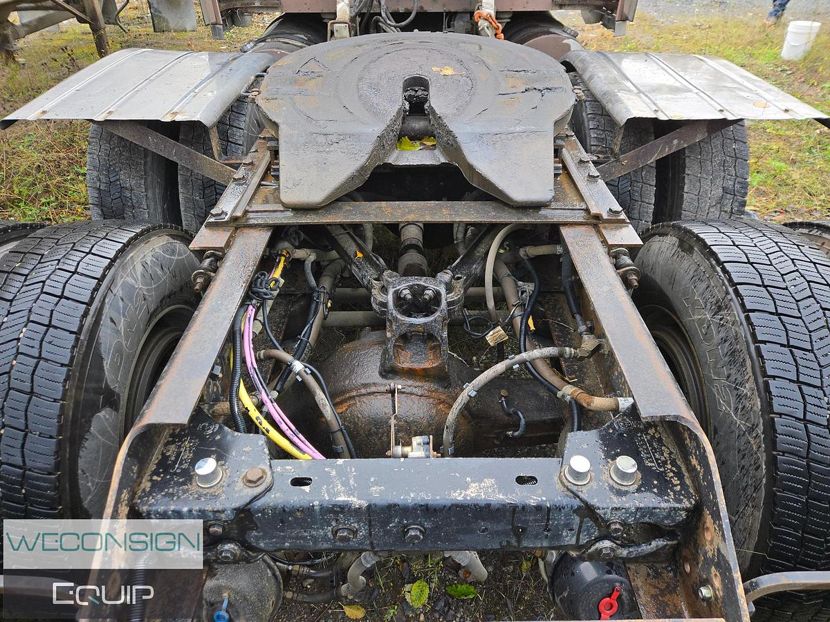 Used 2009 Kenworth W900L TA Sleeper Truck Tractor