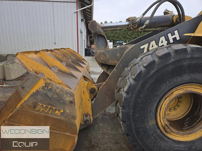 Used 2001 John Deere 744H Wheel Loader