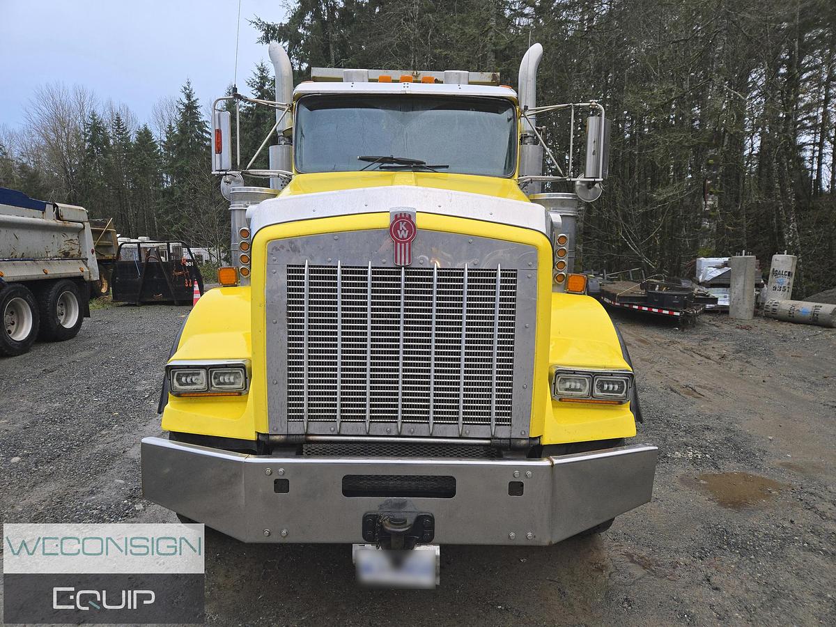 Used 2004 Kenworth T800B TA Dump Truck