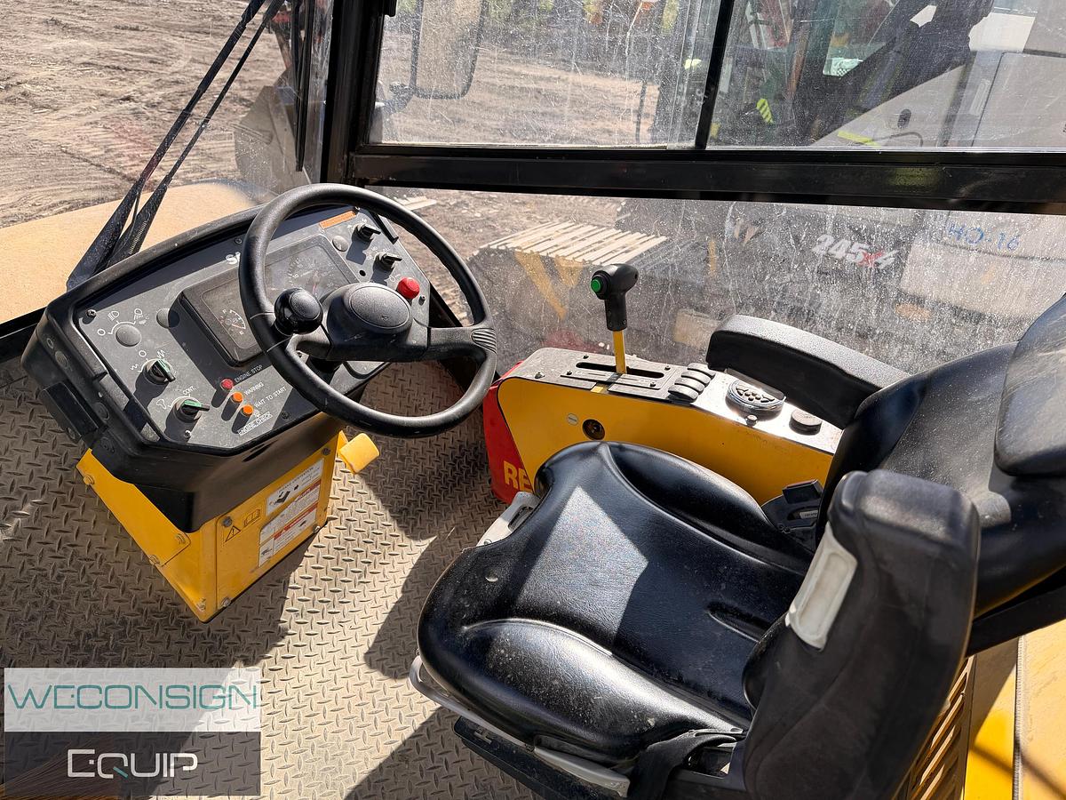 Used 2014 Sakai SV540T 84" Compactor