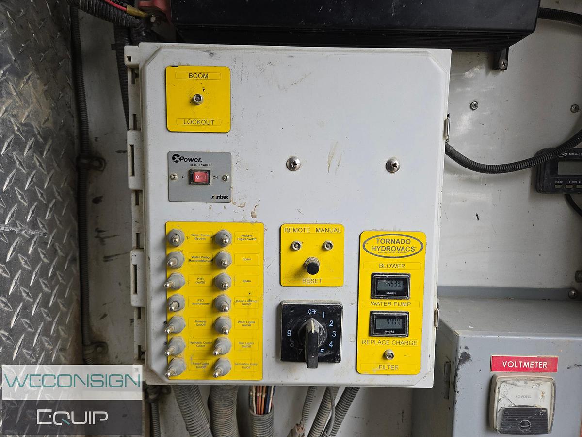 Used 2015 Peterbilt Tri-Axle Hydrovac