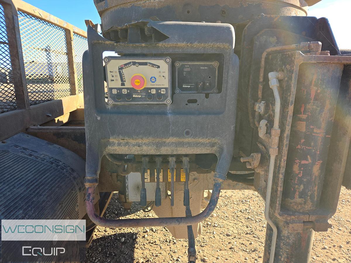 Used 2009 Freightliner FLD120SD Picker Truck