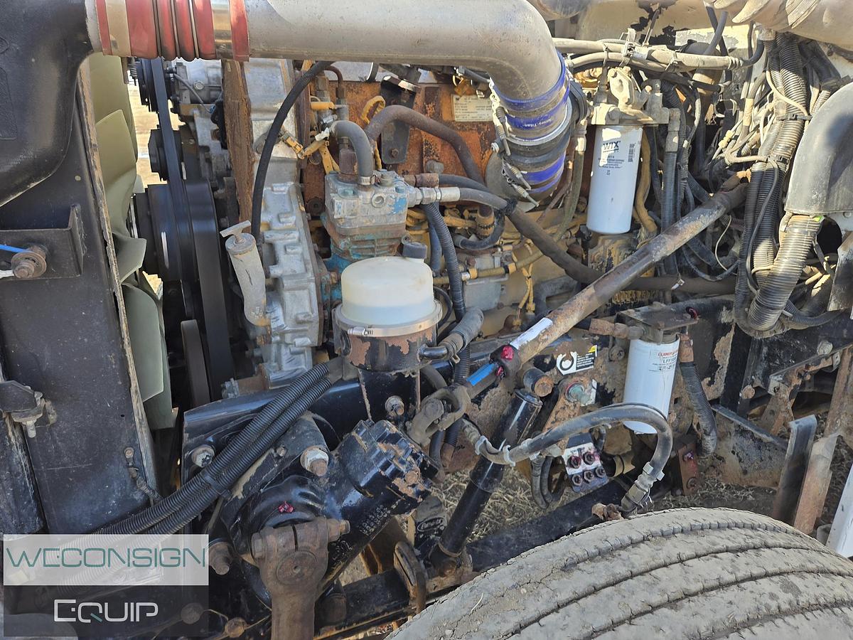Used 2005 Peterbilt Sleeper Wet Kit Truck