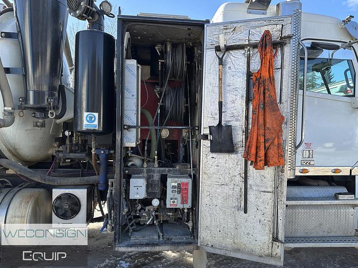 Used 2014 Freightliner Coronado 122SD - #02034