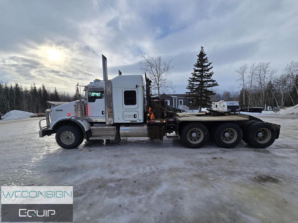 Used 2013 Kenworth T800 Winch Truck