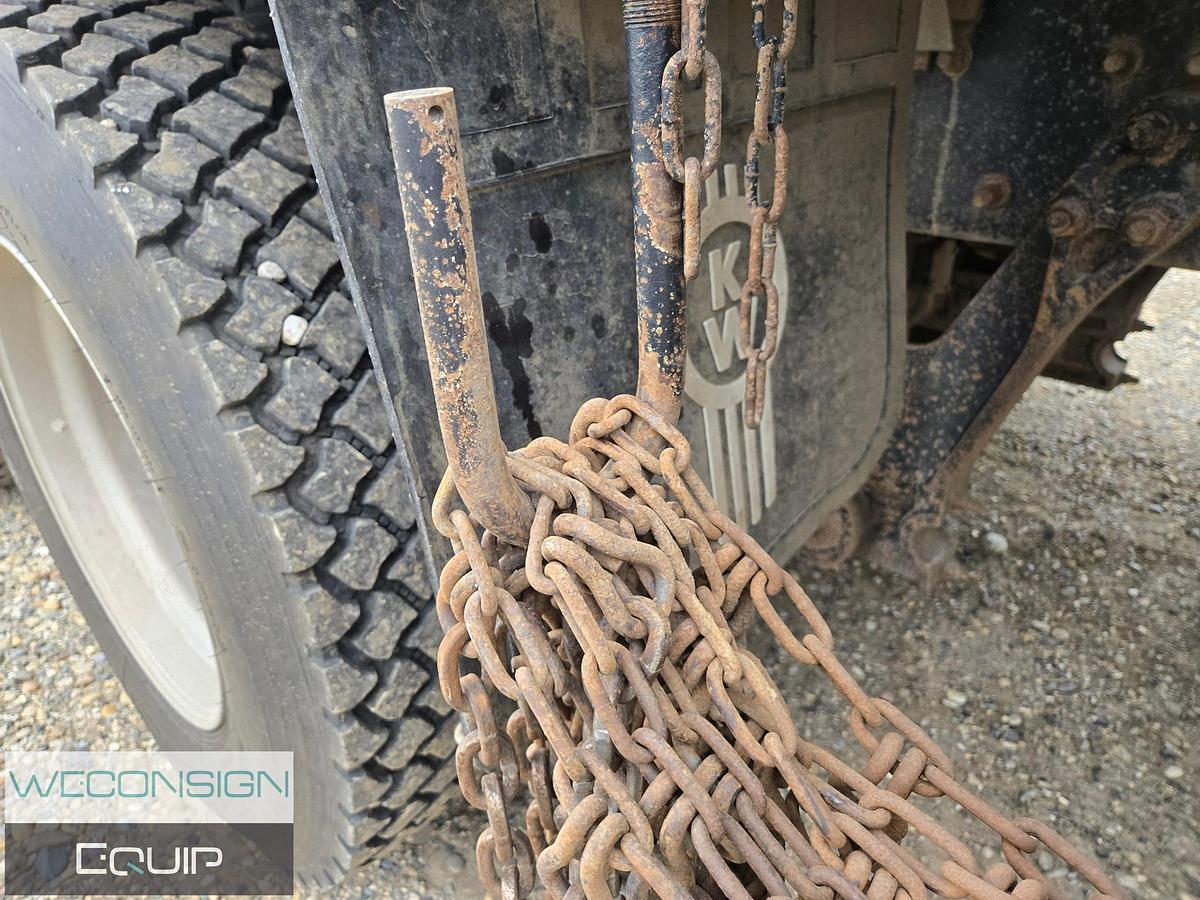 Used 2004 Kenworth T800 Winch Truck