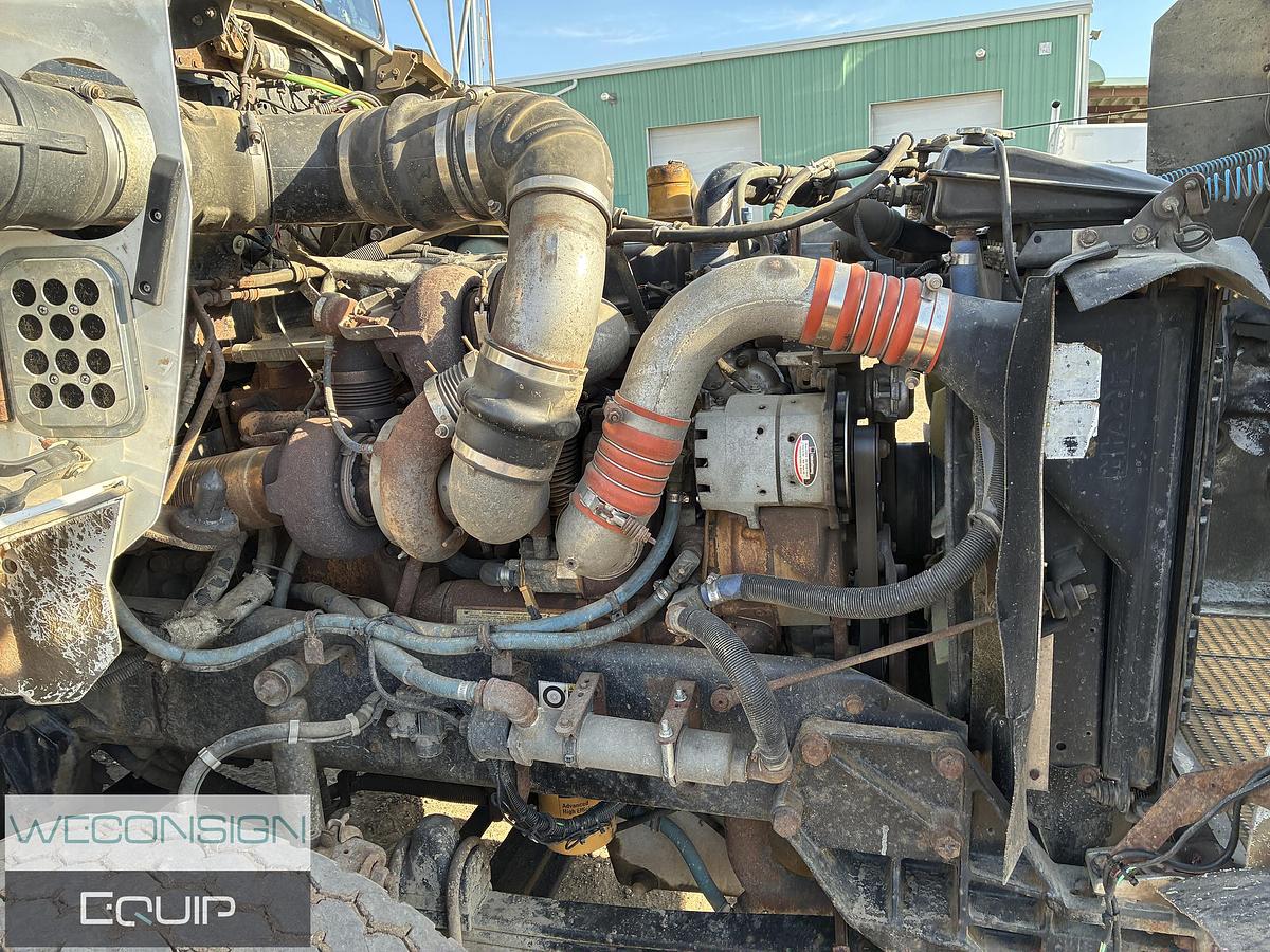 Used 2005 Kenworth T800B Sleeper Winch Truck