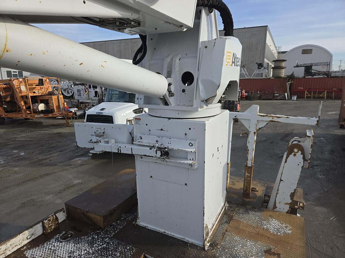 Used 2013 Freightliner 114SD TA Digger Truck