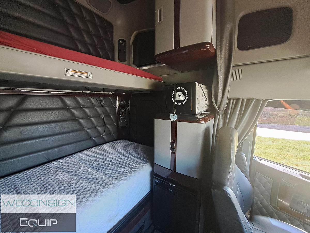 Used 2020 Freightliner Coronado Sleeper Truck Tractor