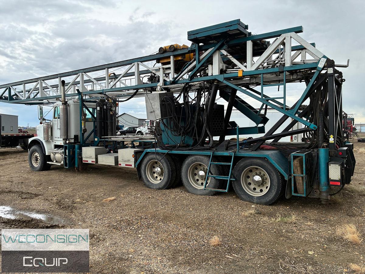 Used 2005 Freightliner FLD120SD Snubbing Rig Truck