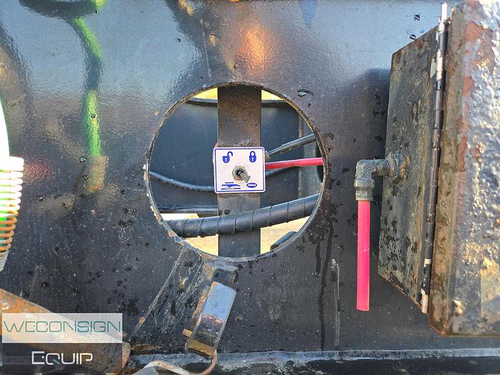 Used 2000 K-Line Tandem Axle Jeep