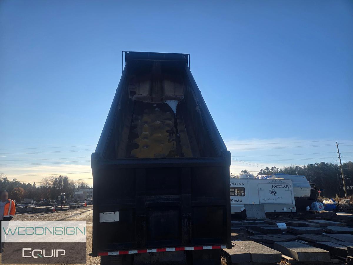 Used 2002 Peterbilt 378 Dump Truck