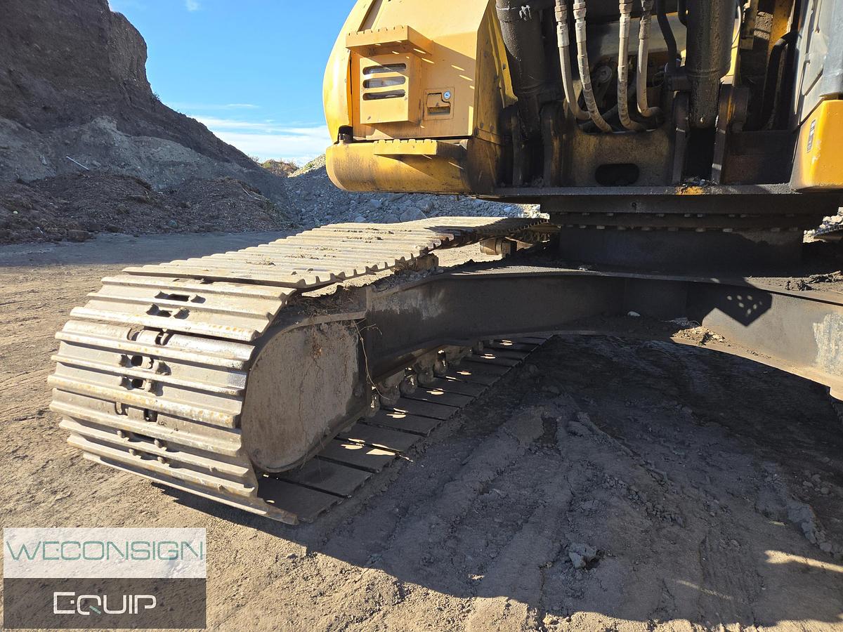 Used 2011 John Deere 225D LC