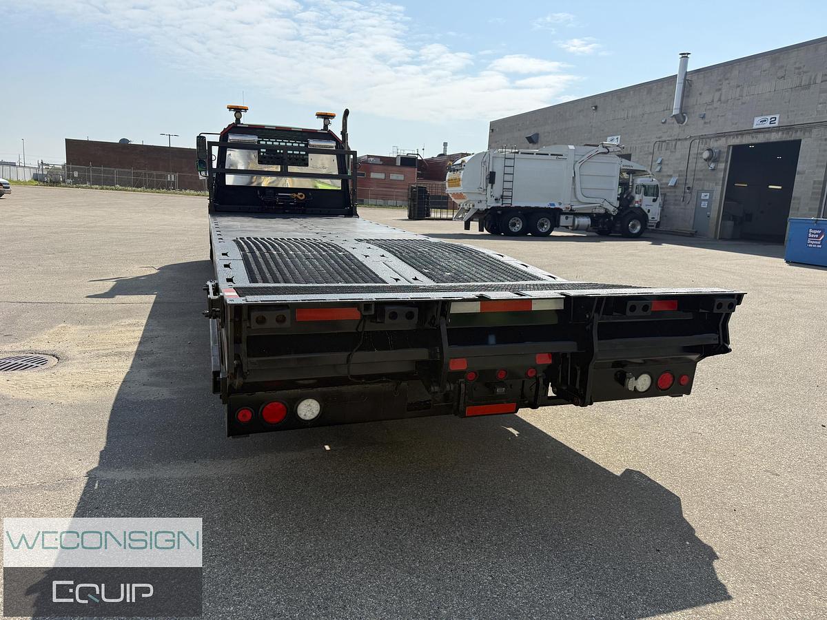 Used Freightliner M2106