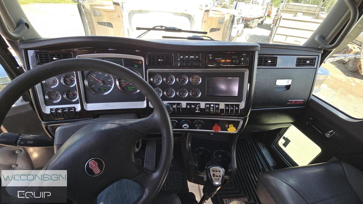 Used 2020 Kenworth T800 Daycab Logging Truck