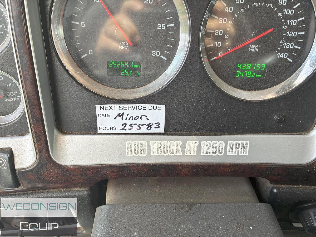 Used 2010 Kenworth T800 Tri Drive Combo Vac