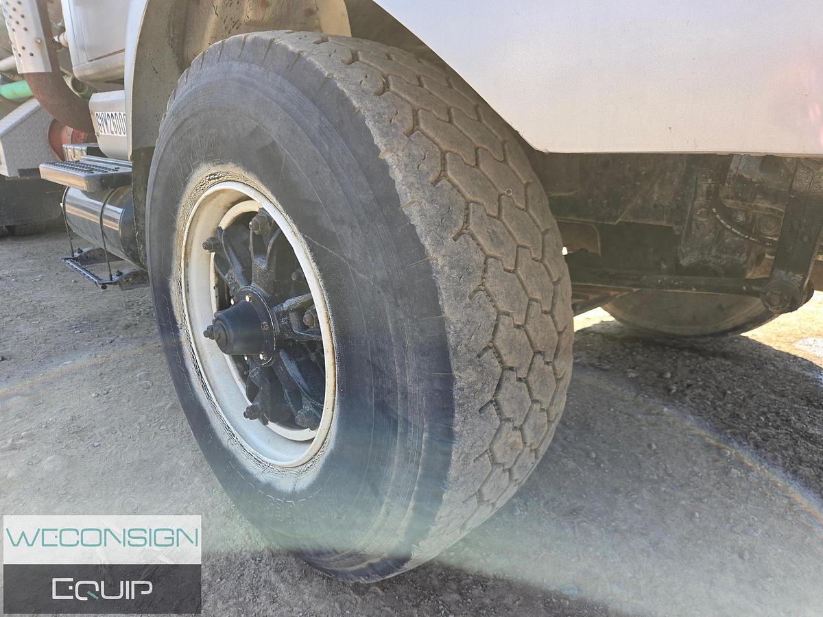 Used 1997 International 4,000 Gallon Water Truck