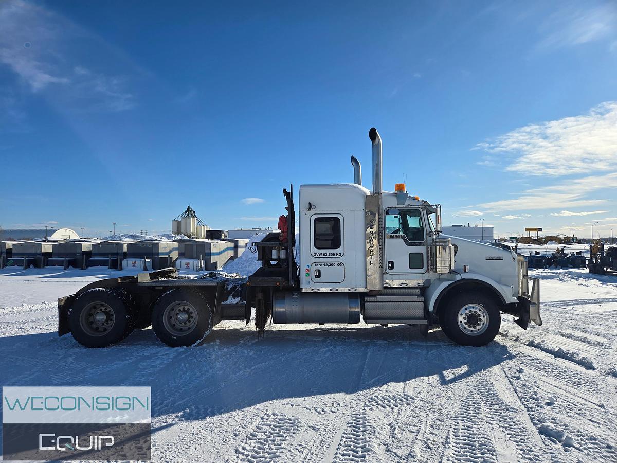 Used 2019 Kenworth T800 Winch Truck