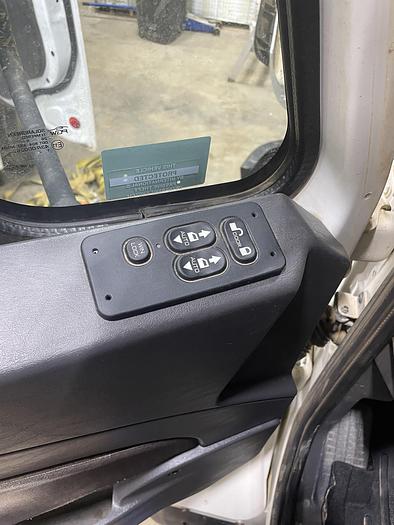 Used 2016 International 7400 Bed/Deck Truck