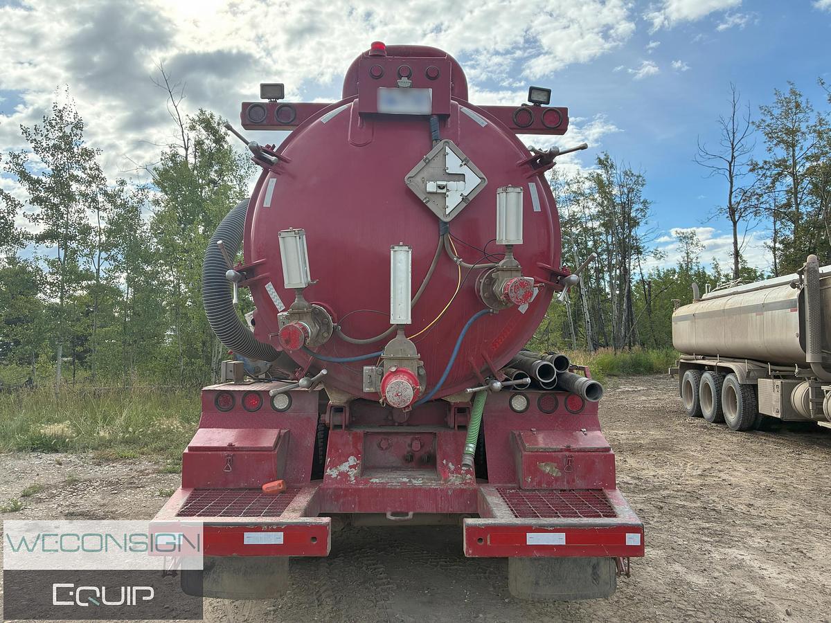 Used 2010 Kenworth T800 Tri Drive Combo Vac