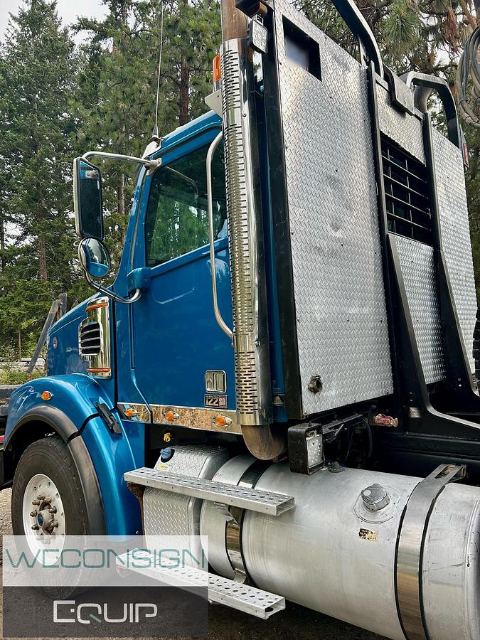 Used 2019 Freightliner Tri Drive Log Truck w/ 2019 Doepker Quad Axle Log Trailer