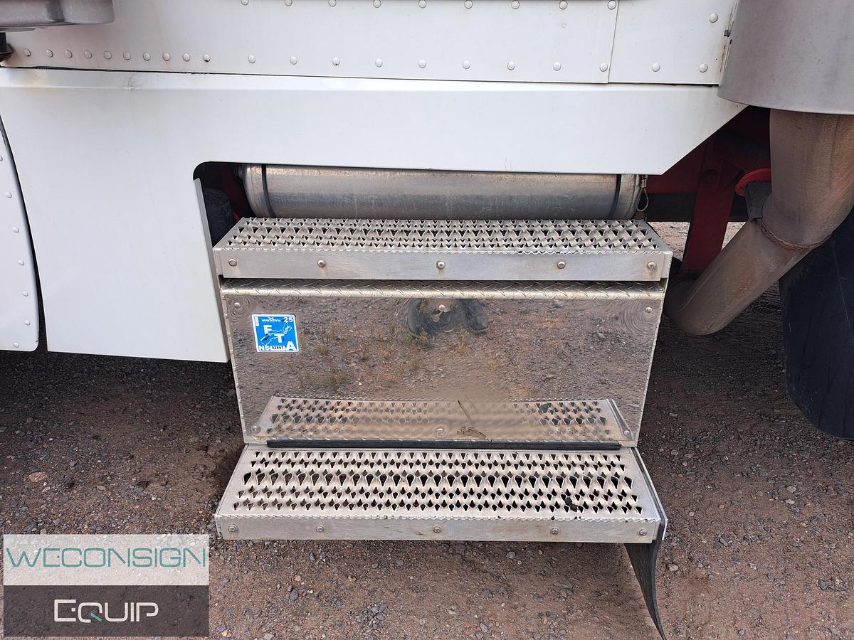 Used 2021 Peterbilt 389 Long Nose