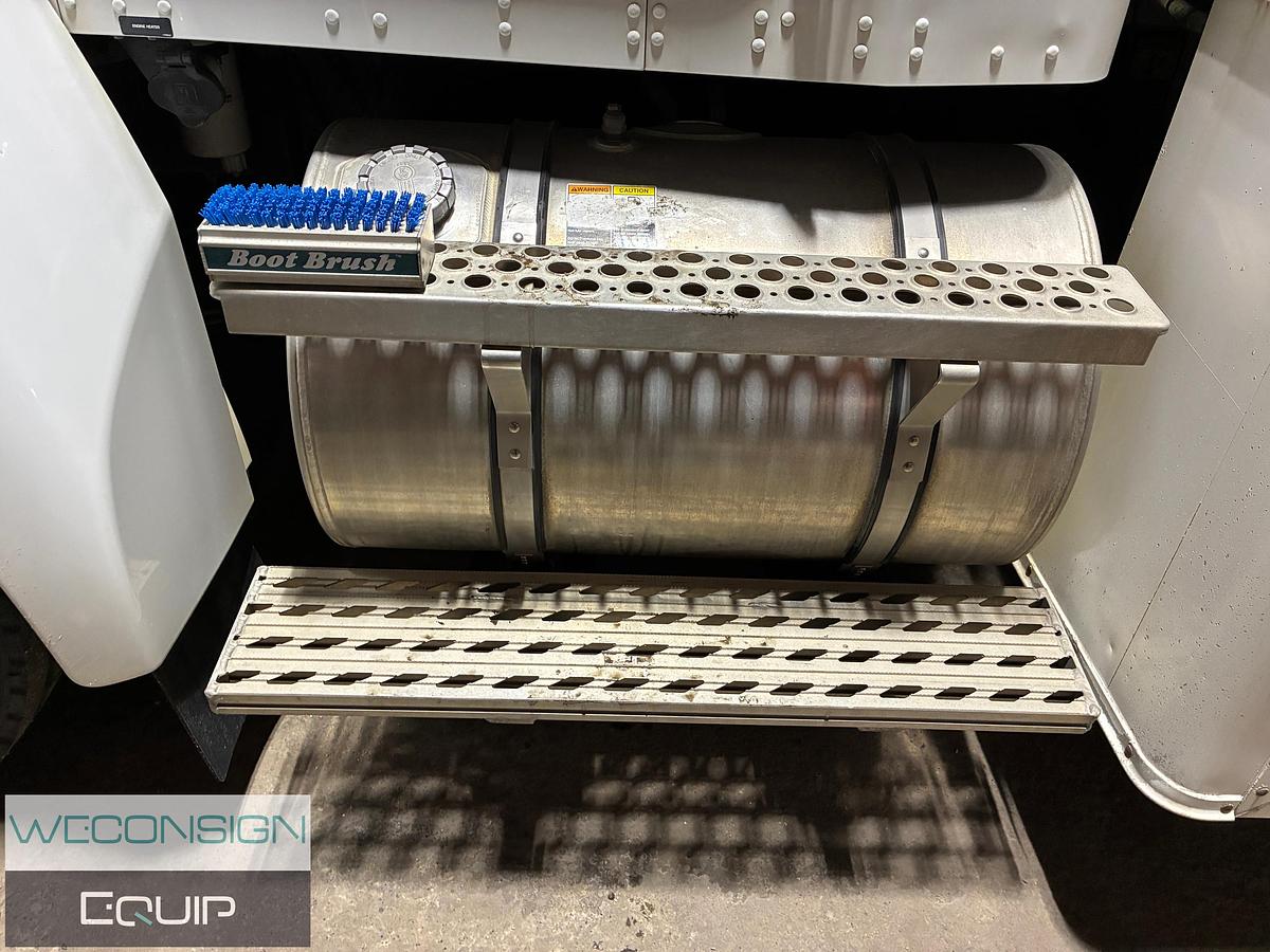 Used 2015 Kenworth T370 Van Truck