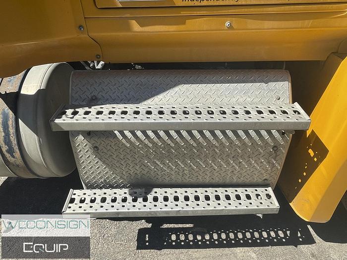 Used 2019 Western Star 5700XE DC Day Cab Truck Tractor