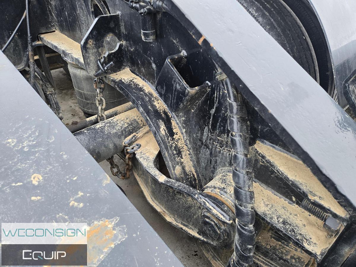 Used 2014 Pacesetter 55T 9 Axle Lowbed/Lowboy Trailer Combination