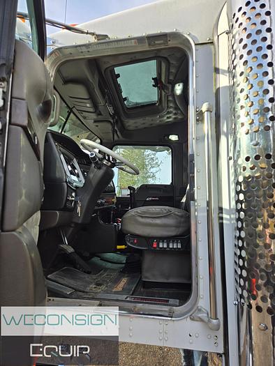 Used 2011 Kenworth W900L