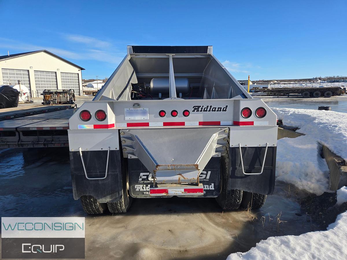 Used 2022 Midland MG43TC3000X Clam Dump Trailer