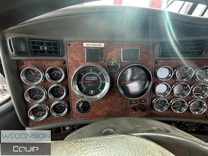 Used 2004 Kenworth T800 Picker Truck